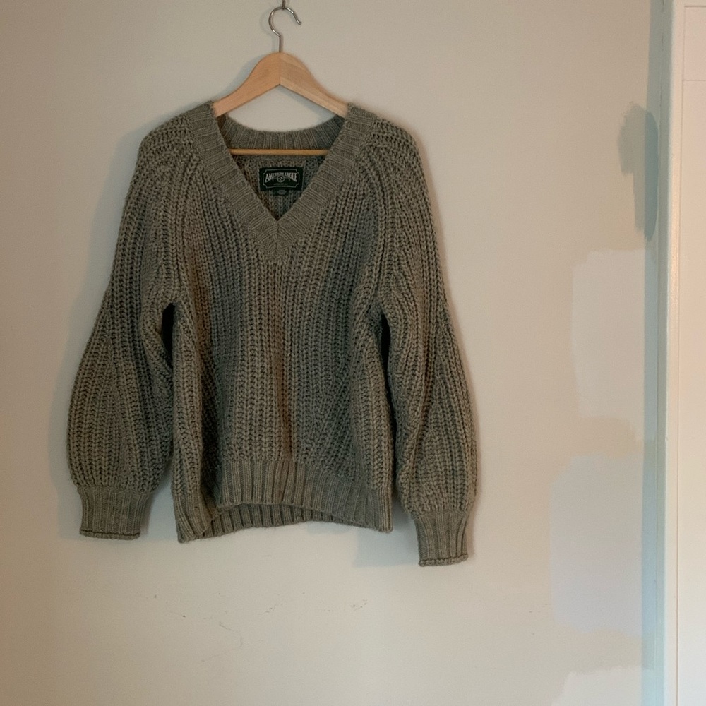 American Eagle green v neck sweater SOFT